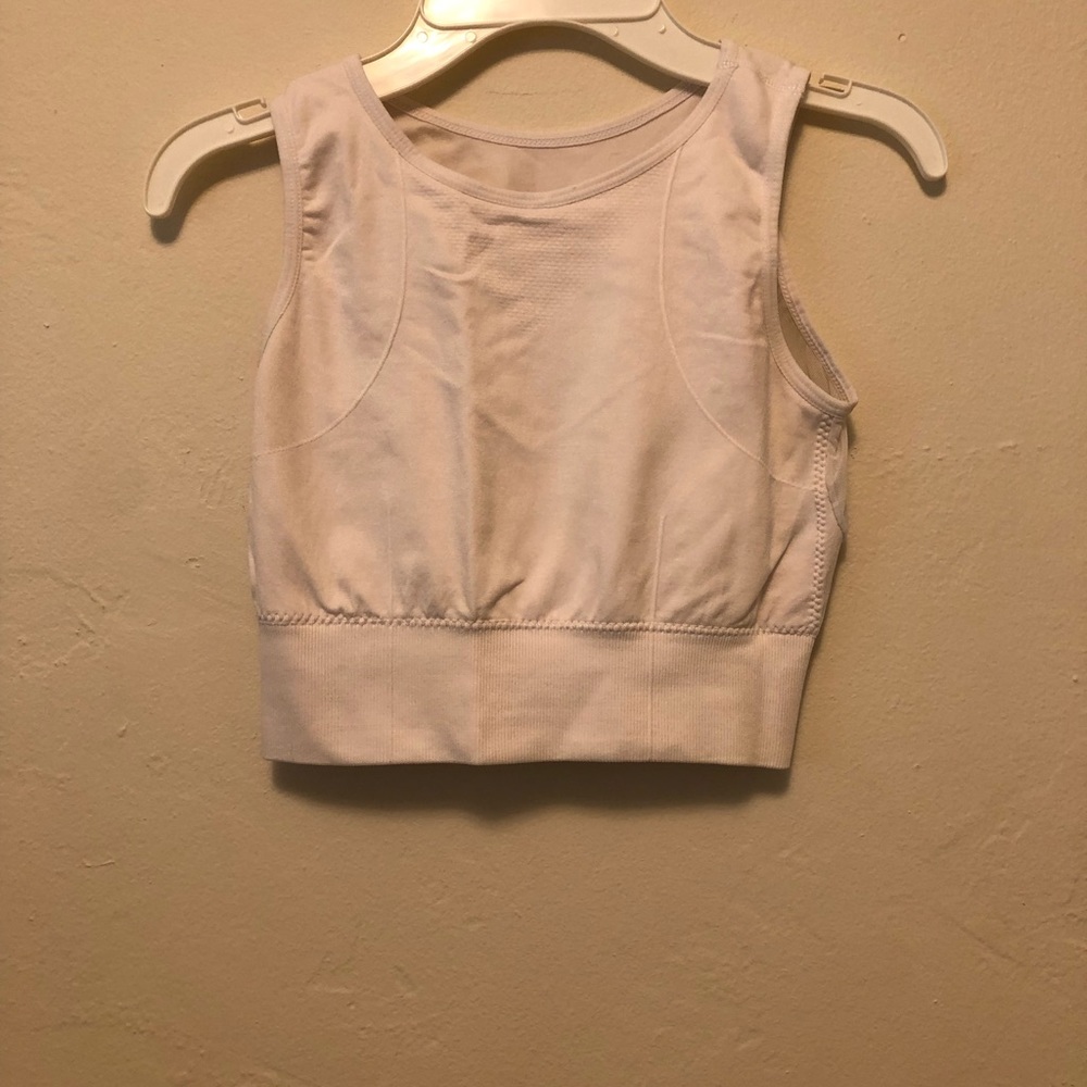Cropped workout tank tops